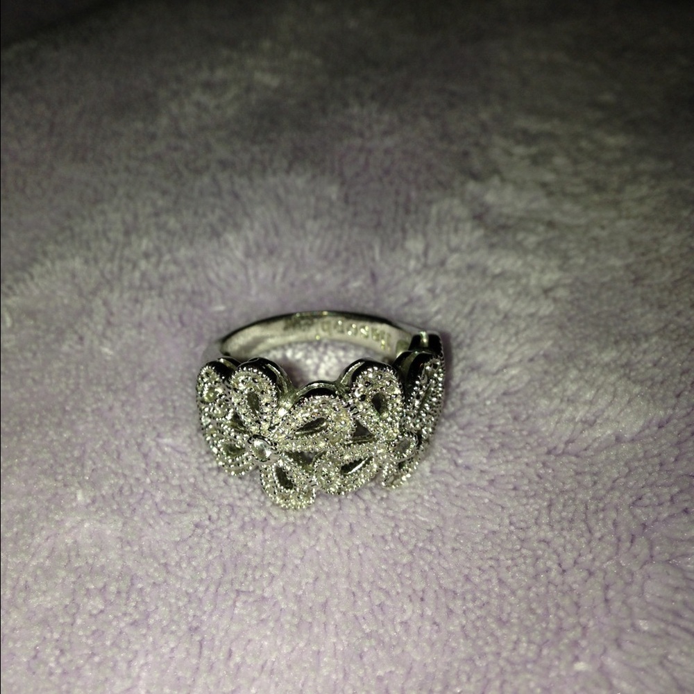 Flower ring